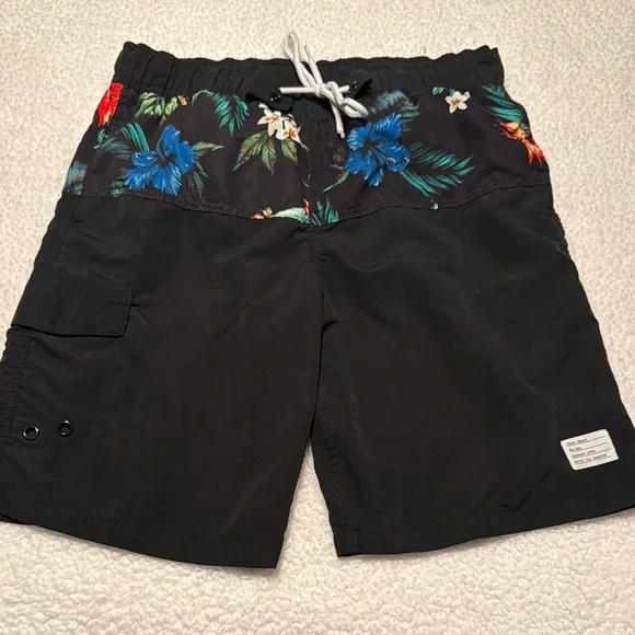 Floral Black Men's Swim Shorts - Picture 1 of 1